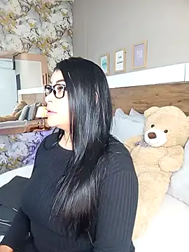 EmaBakker online show from September 2025 12:40:01 PM