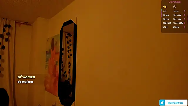 Snapshot of Venus_R0se chatting on October 2025 02:42:01 AM Venus R0se online show from October 2025 02:42:01 AM