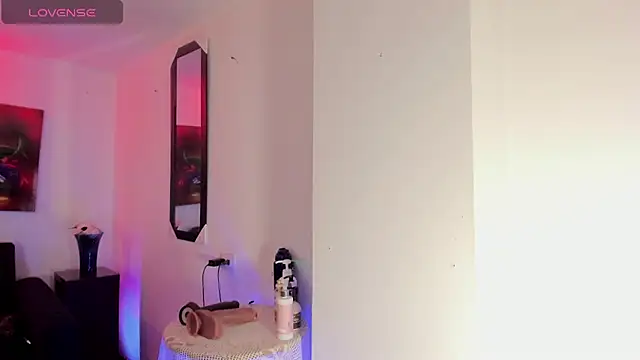 Snapshot of Venus_R0se chatting on November 2025 11:49:02 AM Venus R0se online show from November 2025 11:49:02 AM