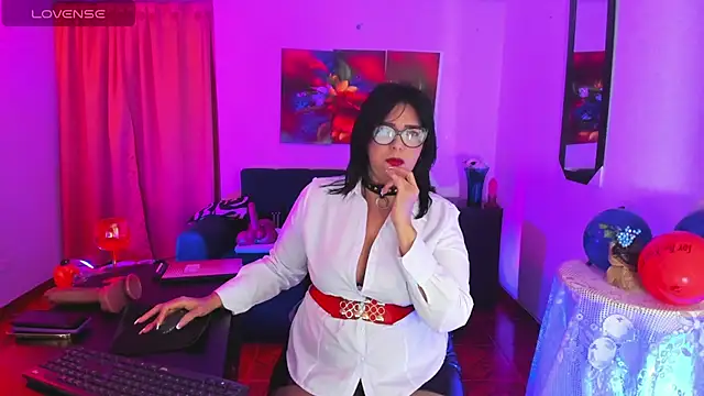 Snapshot of Venus_R0se chatting on November 2025 02:12:02 PM Venus R0se online show from November 2025 02:12:02 PM