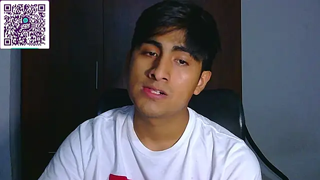 Snapshot of CzarPM chatting on December 2025 02:05:01 AM CzarPM online show from December 2025 02:05:01 AM