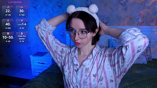 Snapshot of Nora_Failure chatting on December 2025 11:30:02 AM Nora Failure online show from December 2025 11:30:02 AM