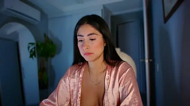 auroracaruso11 online show from October 2025 11:18:02 AM