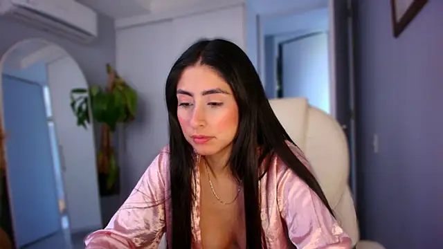 auroracaruso11 online show from October 2025 08:50:02 PM