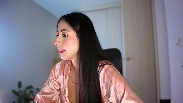 auroracaruso11 online show from May 2026 07:40:02 PM
