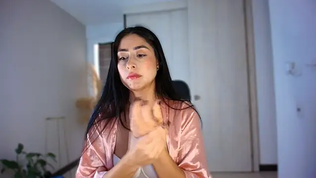 auroracaruso11 online show from May 2026 07:31:01 PM