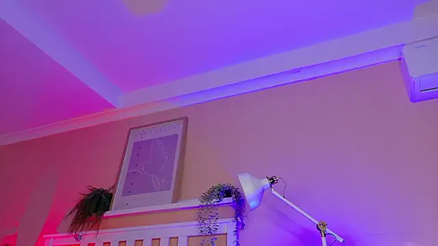 ParisFox  online show from March 2026 08:38:02 PM