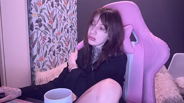 moundliicht1 online show from April 2026 08:57:02 PM
