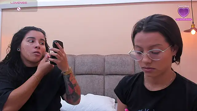 Dilan y Mia online show from December 2024 01:56:02 PM