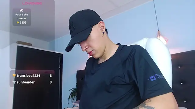 Lobo 17  online show from October 2025 03:49:01 AM