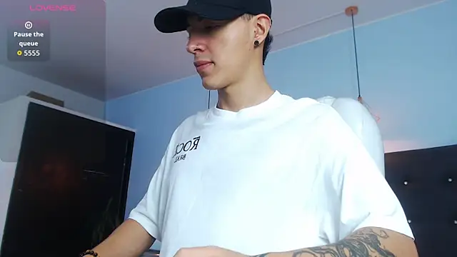 Lobo 17  online show from October 2025 03:53:02 AM