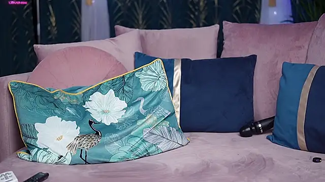 Snapshot of EllisSkyler chatting on March 2025 03:00:01 AM EllisSkyler online show from March 2025 03:00:01 AM