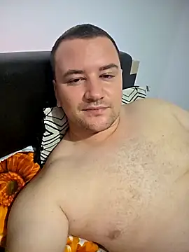 KarlosCarutox online show from October 2025 07:44:02 PM