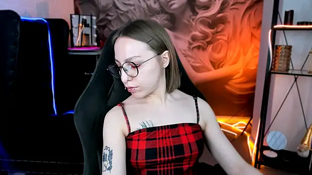 AphexQueen online show from January 2025 09:15:01 AM