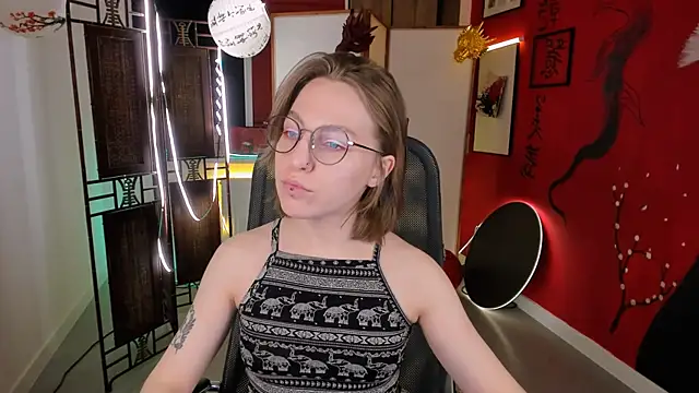 AphexQueen online show from February 2025 09:10:01 AM