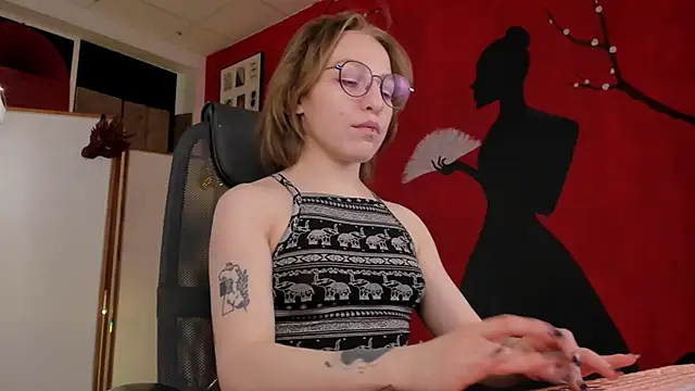 AphexQueen online show from February 2025 12:28:01 PM