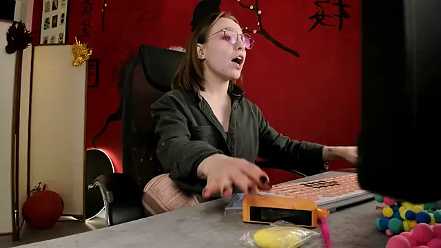 AphexQueen online show from March 2025 07:20:02 PM