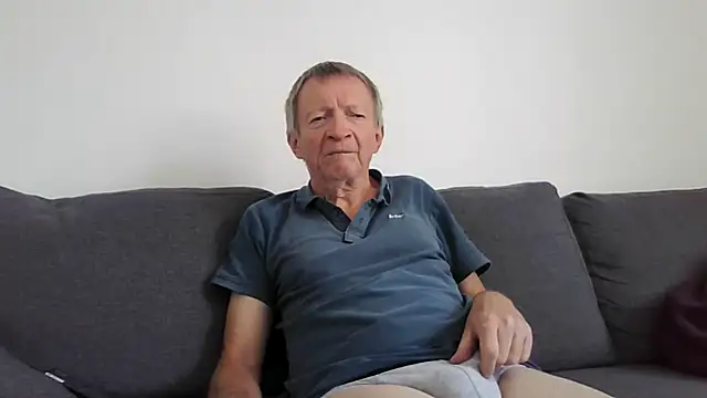 naturiste974 online show from April 2026 03:24:01 PM