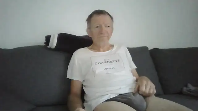 naturiste974 online show from June 2026 04:45:01 AM