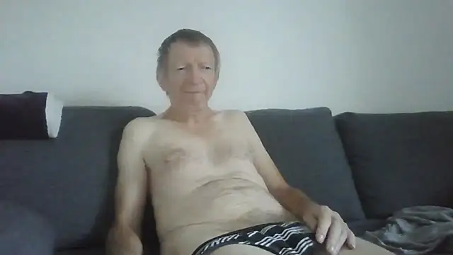 Snapshot of naturiste974 chatting on August 2026 04:56:02 AM naturiste974 online show from August 2026 04:56:02 AM