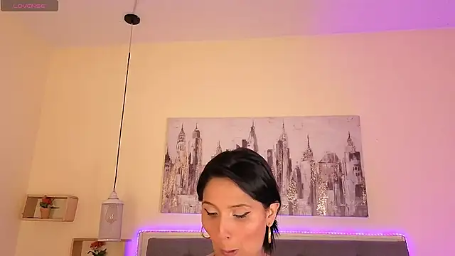 emily leinner online show from June 2026 02:00:01 AM