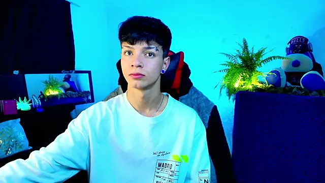 Snapshot of twink_sebas_ chatting on October 2025 04:43:02 AM twink sebas online show from October 2025 04:43:02 AM