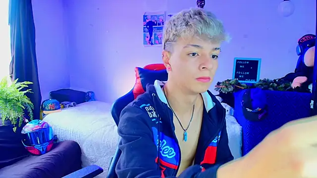 Snapshot of twink_sebas_ chatting on November 2025 02:27:01 PM twink sebas online show from November 2025 02:27:01 PM