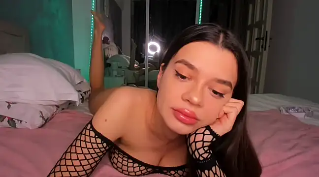 Snapshot of Miss_Medyson chatting on February 2025 04:36:01 PM Miss Medyson online show from February 2025 04:36:01 PM