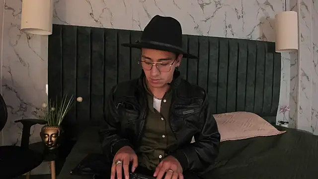 Andy Joy  online show from October 2025 11:21:02 AM