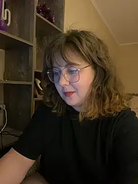 Snapshot of cinnabon_ chatting on December 2024 07:44:01 PM cinnabon online show from December 2024 07:44:01 PM
