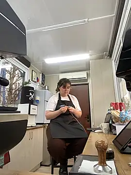 Snapshot of cinnabon_ chatting on February 2025 02:32:01 PM cinnabon online show from February 2025 02:32:01 PM