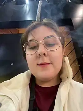 Snapshot of cinnabon_ chatting on March 2025 06:00:01 PM cinnabon online show from March 2025 06:00:01 PM