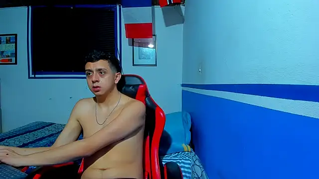 Snapshot of maxowens_oficial chatting on July 2026 08:38:02 PM maxowens oficial online show from July 2026 08:38:02 PM