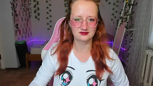 Snapshot of KrisTyBooBsin chatting on September 2025 01:13:01 PM KrisTyBooBsin online show from September 2025 01:13:01 PM