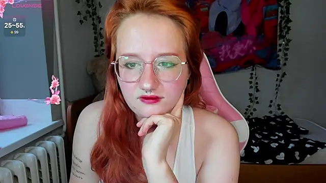 Snapshot of KrisTyBooBsin chatting on October 2025 02:07:01 PM KrisTyBooBsin online show from October 2025 02:07:01 PM