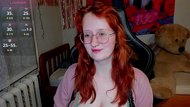 Snapshot of KrisTyBooBsin chatting on February 2026 04:33:01 PM KrisTyBooBsin online show from February 2026 04:33:01 PM