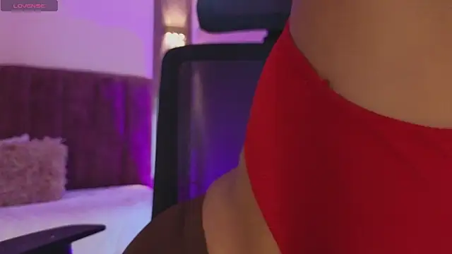 Snapshot of Emy_leon chatting on February 2026 07:29:01 PM Emy leon online show from February 2026 07:29:01 PM