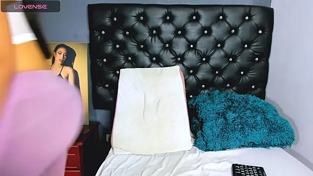 Snapshot of catalinamuss_ chatting on December 2025 04:38:01 PM catalinamuss online show from December 2025 04:38:01 PM