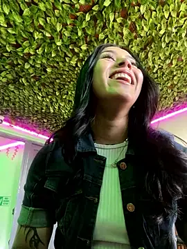 emily 22x online show from September 2025 09:58:01 PM