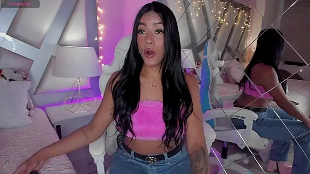 Snapshot of Amber_villalobos_ chatting on January 2025 03:43:02 AM Amber villalobos online show from January 2025 03:43:02 AM