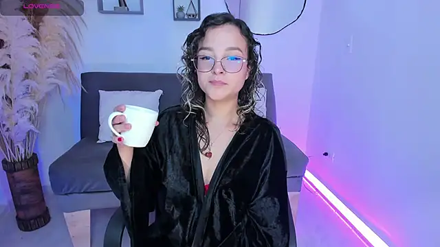 Snapshot of divine_amy1 chatting on December 2024 10:59:02 PM divine amy1 online show from December 2024 10:59:02 PM