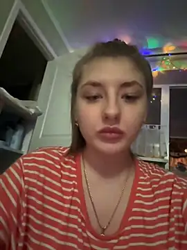 Snapshot of sexyy_girl_ chatting on December 2024 06:16:02 PM sexyy girl online show from December 2024 06:16:02 PM