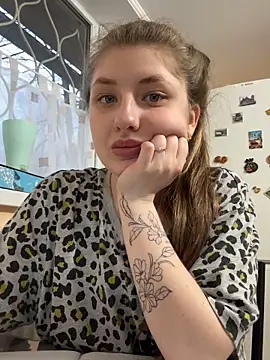 Snapshot of sexyy_girl_ chatting on March 2025 03:06:01 PM sexyy girl online show from March 2025 03:06:01 PM