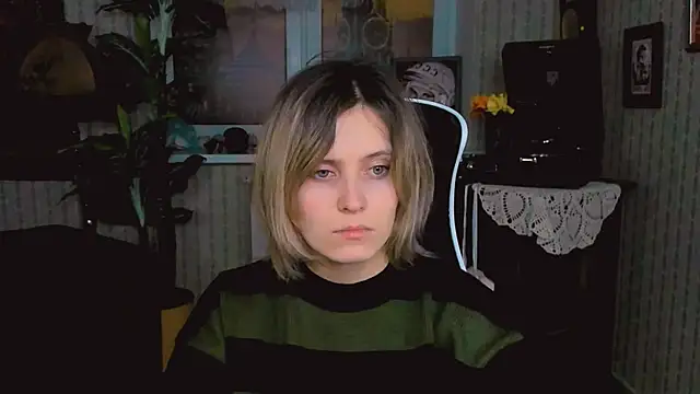 Snapshot of LolaAsmus chatting on January 2025 05:10:02 AM LolaAsmus online show from January 2025 05:10:02 AM