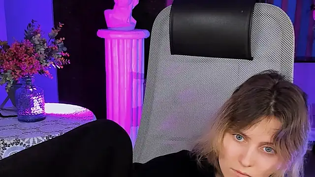 Snapshot of LolaAsmus chatting on February 2025 10:46:01 AM LolaAsmus online show from February 2025 10:46:01 AM