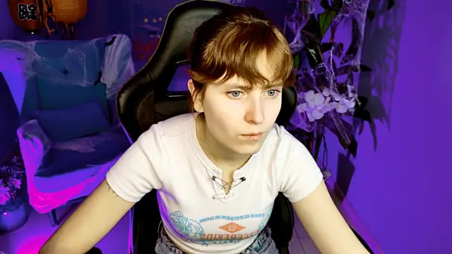 Snapshot of LolaAsmus chatting on October 2025 05:18:02 AM LolaAsmus online show from October 2025 05:18:02 AM