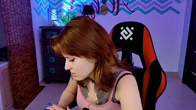 Snapshot of LolaAsmus chatting on November 2025 08:00:02 AM LolaAsmus online show from November 2025 08:00:02 AM