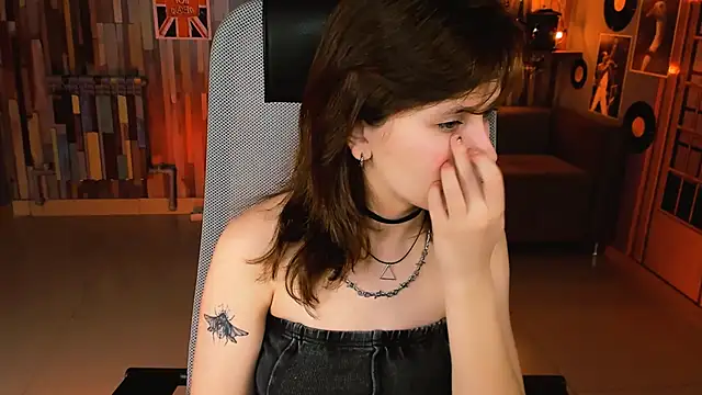 Snapshot of LolaAsmus chatting on January 2026 05:10:02 AM LolaAsmus online show from January 2026 05:10:02 AM