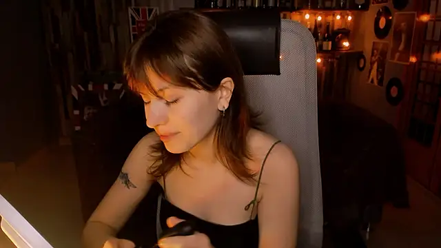 Snapshot of LolaAsmus chatting on February 2026 09:24:02 AM LolaAsmus online show from February 2026 09:24:02 AM