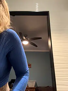 Annelibre online show from November 2025 06:49:01 AM